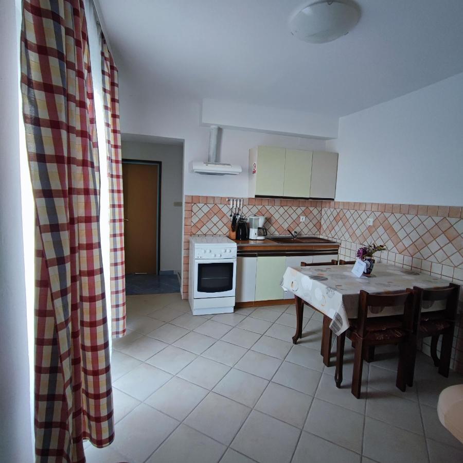 Apartmani Olivera 2 Supetarska Draga Ngoại thất bức ảnh