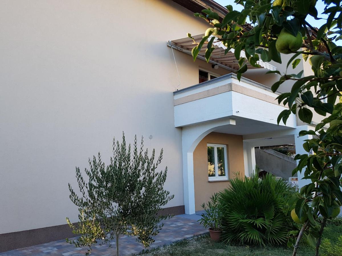 Apartmani Olivera 2 Supetarska Draga Ngoại thất bức ảnh